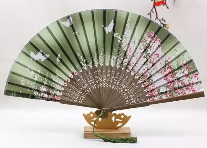 Custom Hand Fans Malaysia – Elegant, Practical & Perfect for Events or Gifts